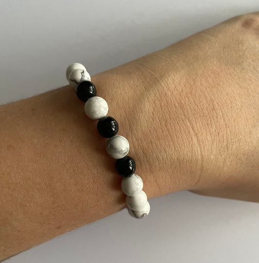 Serene Howlite Beaded Bracelet - The Essence of Calm and Clarity